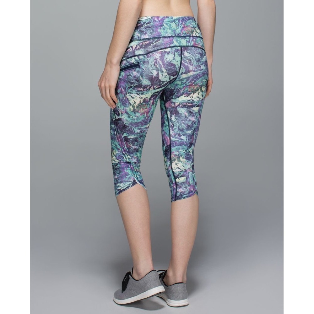 Lululemon Top Speed Crop 21 Iridescent Multi Abstract Running Leggings Womens 4 - Picture 2 of 9